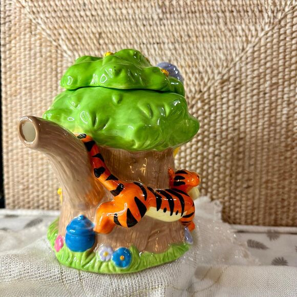 Disney Winnie the Pooh Ceramic Tree House Tea Pot - Picture 2 of 8